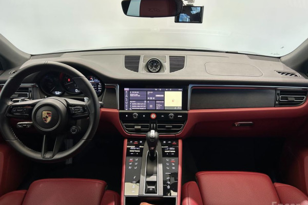 2023 Porsche Macan с пробегом 15 715 км