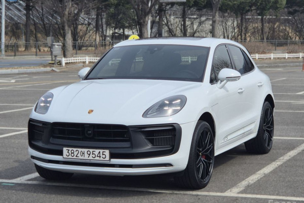 2023 Porsche Macan с пробегом 33 000 км