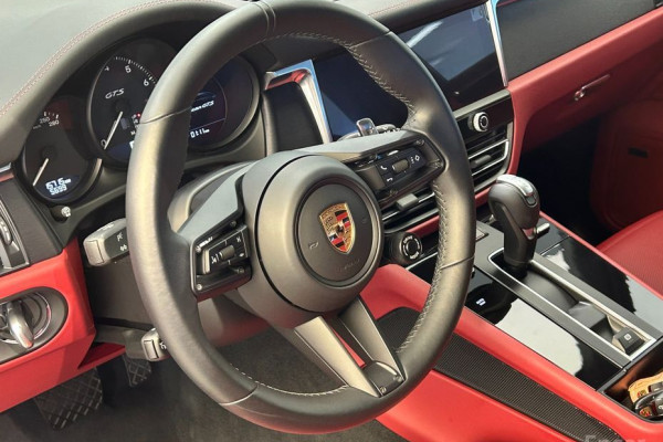 2023 Porsche Macan с пробегом 15 715 км