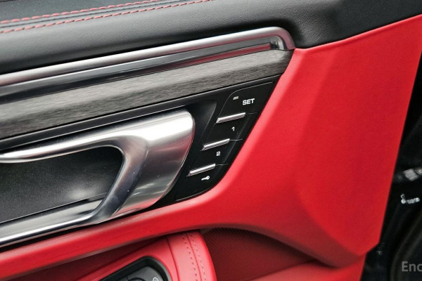 2023 Porsche Macan с пробегом 50 193 км