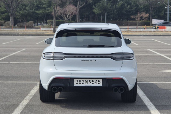 2023 Porsche Macan с пробегом 33 000 км