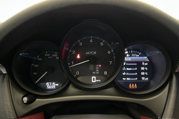 2023 Porsche Macan с пробегом 15 715 км