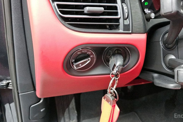 2023 Porsche Macan с пробегом 50 193 км