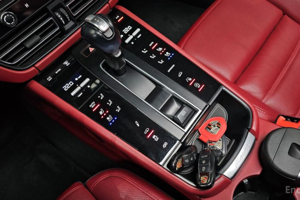 2022 Porsche Macan с пробегом 54 587 км