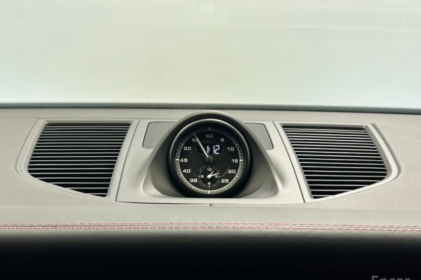 2023 Porsche Macan с пробегом 15 715 км