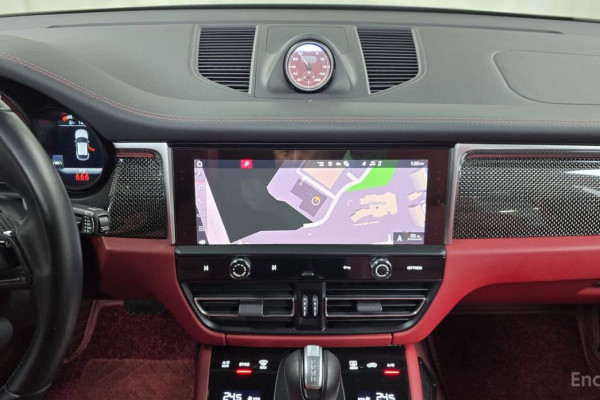 2023 Porsche Macan с пробегом 24 468 км