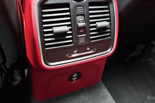 2023 Porsche Macan с пробегом 50 193 км