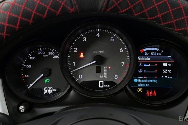 2023 Porsche Macan с пробегом 11 599 км