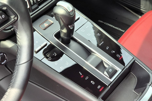 2023 Porsche Macan с пробегом 33 000 км