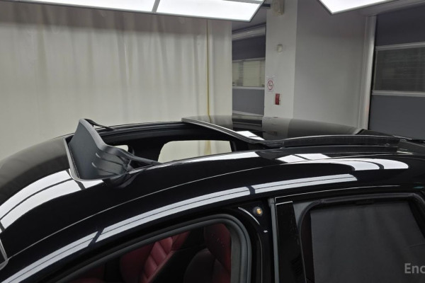 2023 Porsche Macan с пробегом 24 468 км