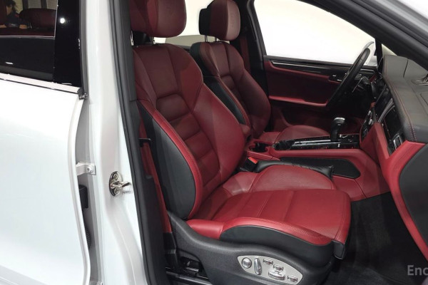 2023 Porsche Macan с пробегом 25 252 км