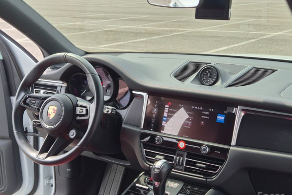 2023 Porsche Macan с пробегом 33 000 км