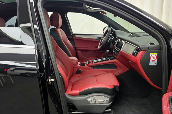 2023 Porsche Macan с пробегом 11 599 км
