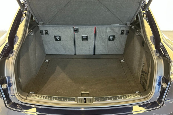 2023 Porsche Macan с пробегом 15 715 км