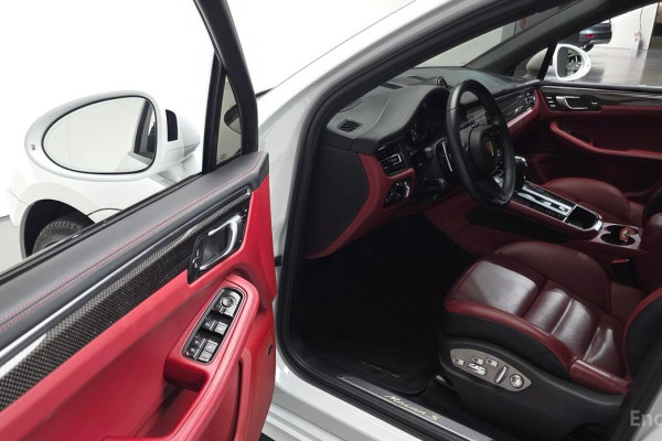 2023 Porsche Macan с пробегом 25 252 км