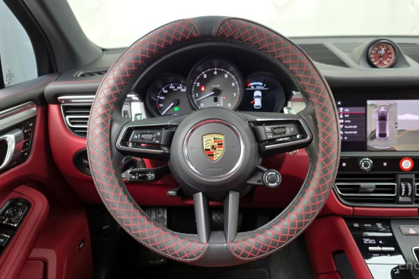 2023 Porsche Macan с пробегом 11 599 км