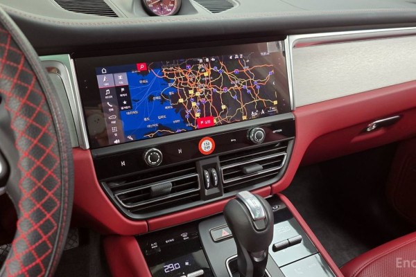 2023 Porsche Macan с пробегом 11 599 км