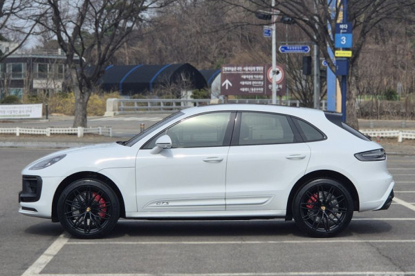 2023 Porsche Macan с пробегом 33 000 км