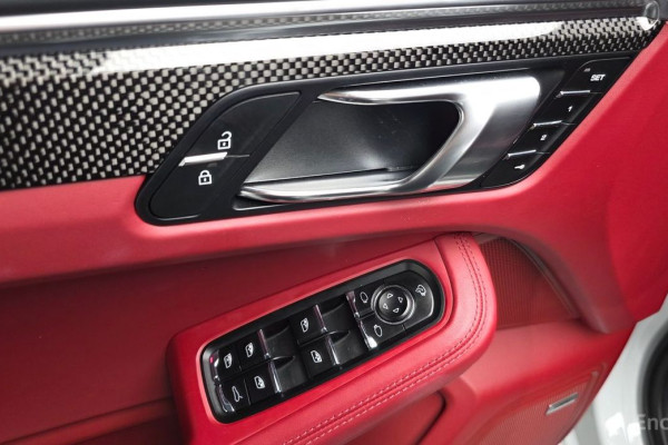 2023 Porsche Macan с пробегом 25 252 км