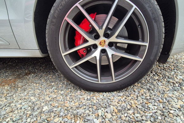 2023 Porsche Macan с пробегом 35 000 км