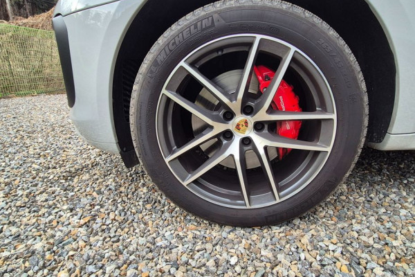 2023 Porsche Macan с пробегом 35 000 км