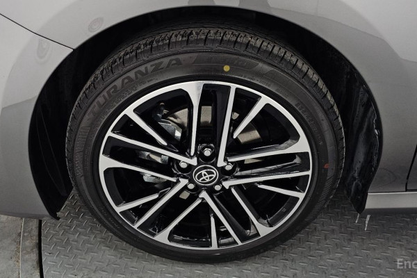 2025 Toyota Camry с пробегом 1 996 км