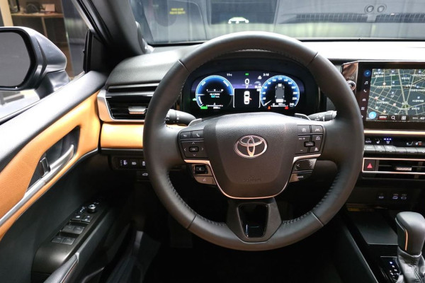 2025 Toyota Camry с пробегом 2 038 км