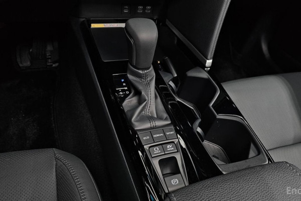 2025 Toyota Camry с пробегом 1 996 км