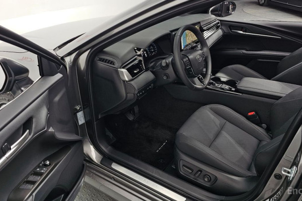 2025 Toyota Camry с пробегом 1 996 км