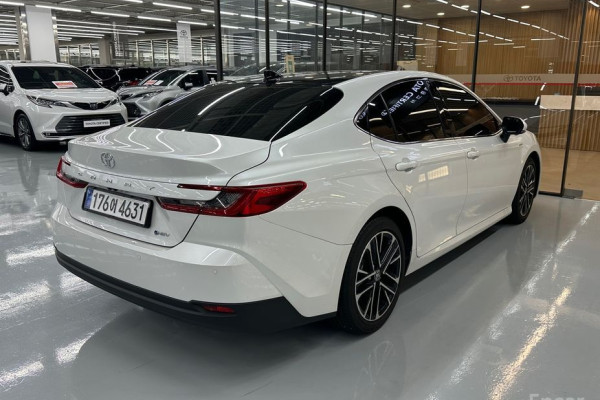 2025 Toyota Camry с пробегом 14 072 км