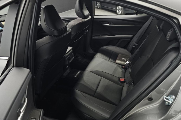 2025 Toyota Camry с пробегом 1 996 км