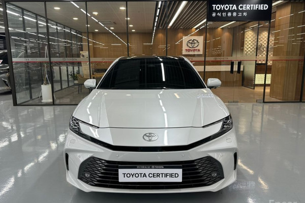 2025 Toyota Camry с пробегом 14 072 км