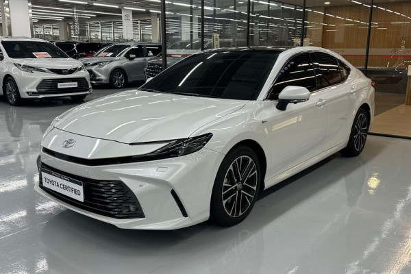 2025 Toyota Camry с пробегом 14 072 км