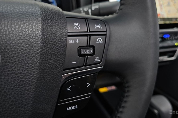 2025 Toyota Camry с пробегом 1 996 км