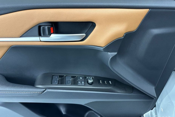 2025 Toyota Camry с пробегом 14 072 км