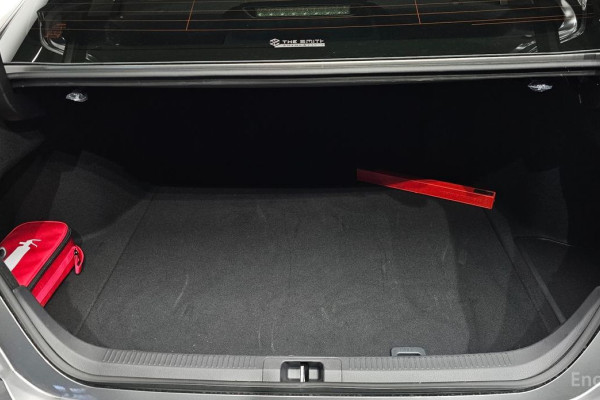 2025 Toyota Camry с пробегом 1 996 км