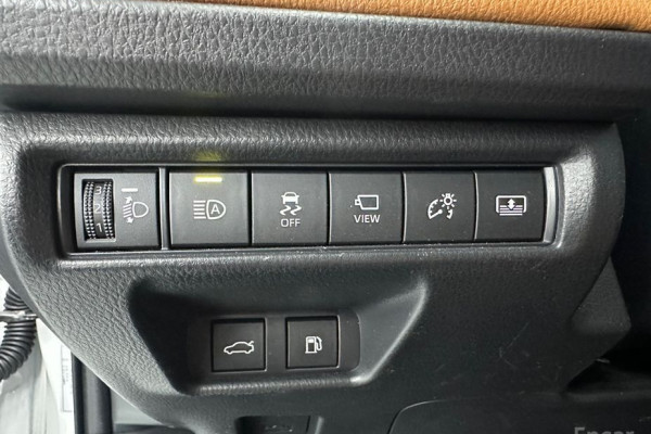 2025 Toyota Camry с пробегом 14 072 км