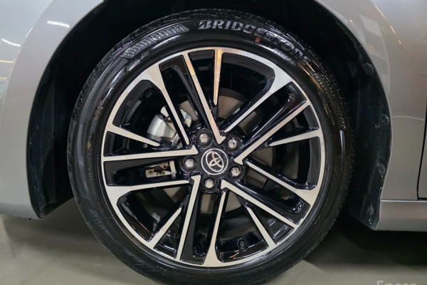 2025 Toyota Camry с пробегом 5 896 км