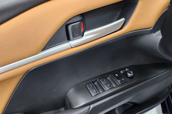 2024 Toyota Camry с пробегом 17 073 км