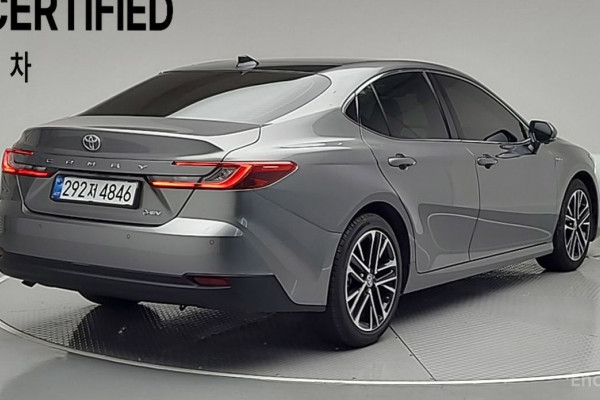 2025 Toyota Camry с пробегом 2 040 км