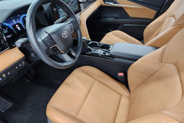 2024 Toyota Camry с пробегом 17 073 км