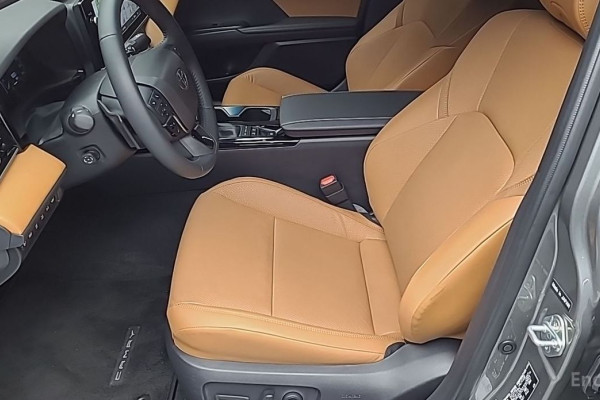 2025 Toyota Camry с пробегом 2 040 км