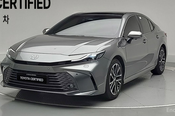 2025 Toyota Camry с пробегом 2 040 км