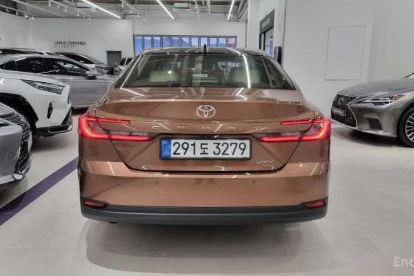 2025 Toyota Camry с пробегом 4 829 км