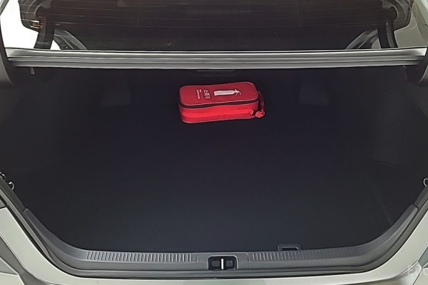 2025 Toyota Camry с пробегом 2 040 км