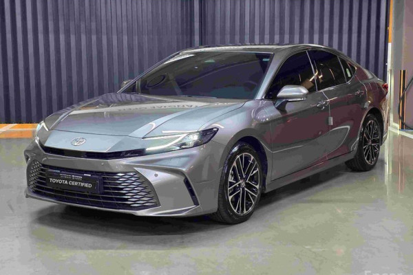 2025 Toyota Camry с пробегом 5 896 км