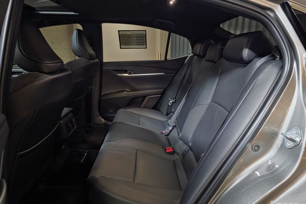 2025 Toyota Camry с пробегом 5 896 км