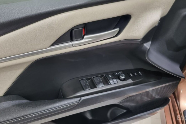 2025 Toyota Camry с пробегом 4 829 км