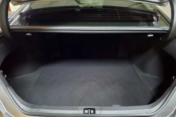 2025 Toyota Camry с пробегом 5 896 км