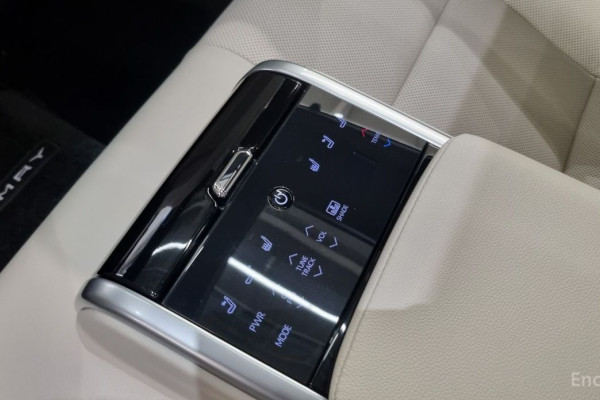 2025 Toyota Camry с пробегом 4 829 км